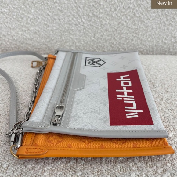 Authentic Louis Vuitton Grey Monogram Canvas Story Double Flat Messenger Bag - Picture 3 of 14